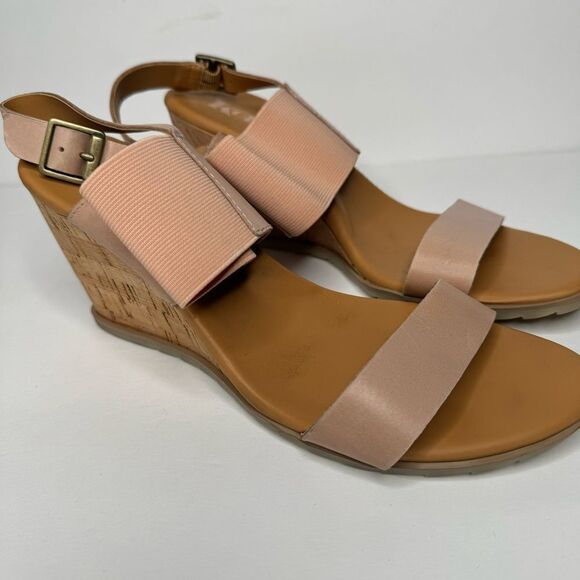 Korks sandals in beige size 10 - Picture 1 of 6
